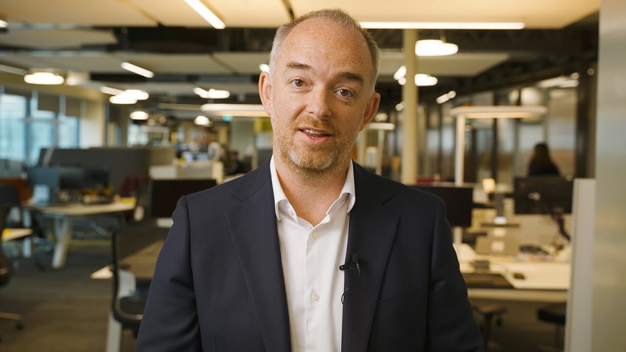 Why does Energy Systems Catapult exist?

1. To accelerate the UK to a #netzero energy system across homes, sites, places and networks.

2. To turbo-boost the UK's clean tech innovators so they can thrive in the future energy system.

3. To design a future energy system that drives clean growth.

How do we work?

1. We deliver Whole System innovation that ..
– Integrates across market, digital, physical and policy systems.
– Links local action to national action.
– Covers energy source to consumer, across vectors (electricity, gas, transport).

2. We do the hard stuff around net zero .. heat, complex sites, place, digital, making the future power system work, vulnerable consumers.

What sets us apart?

1. Independent – technical, commercial and policy expertise.

2. We get our hands dirty – thought leadership AND on-the-ground delivery.

3. Collaborative – convening & collaborating across the whole energy system.

4. Innovative – creative and pioneering in our approach to tackling the hardest challenges.

Why work for Energy Systems Catapult?

"This is the place where you can do the best work of your career.." says Energy Systems Catapult chief executive Guy Newey.

https://es.catapult.org.uk/careers/
